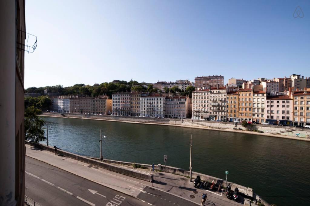 Vieux Lyon Avec Vue Sur La Saone Ail Apartment Bagian luar foto